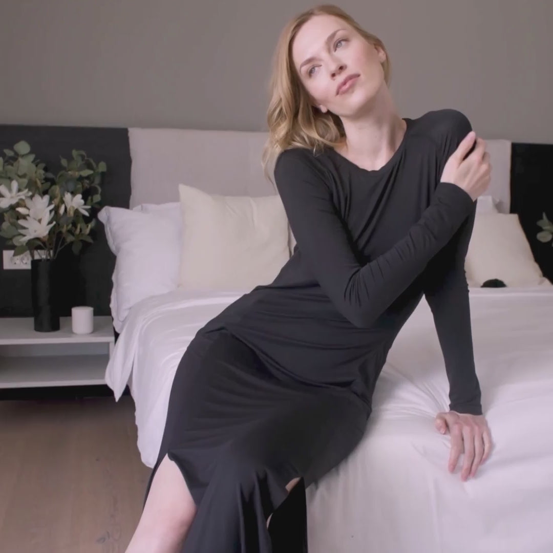 Moisture wicking nightgown || Black